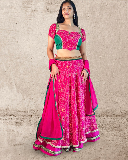 Lehnga choli with dupatta in georgette traditional chunri print