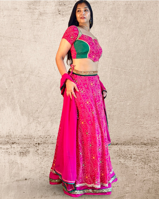 Lehnga choli with dupatta in georgette traditional chunri print